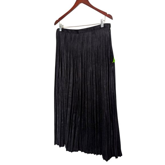 Beautiful Maxi Pleated Skirt Size Medium - Picture 1 of 6